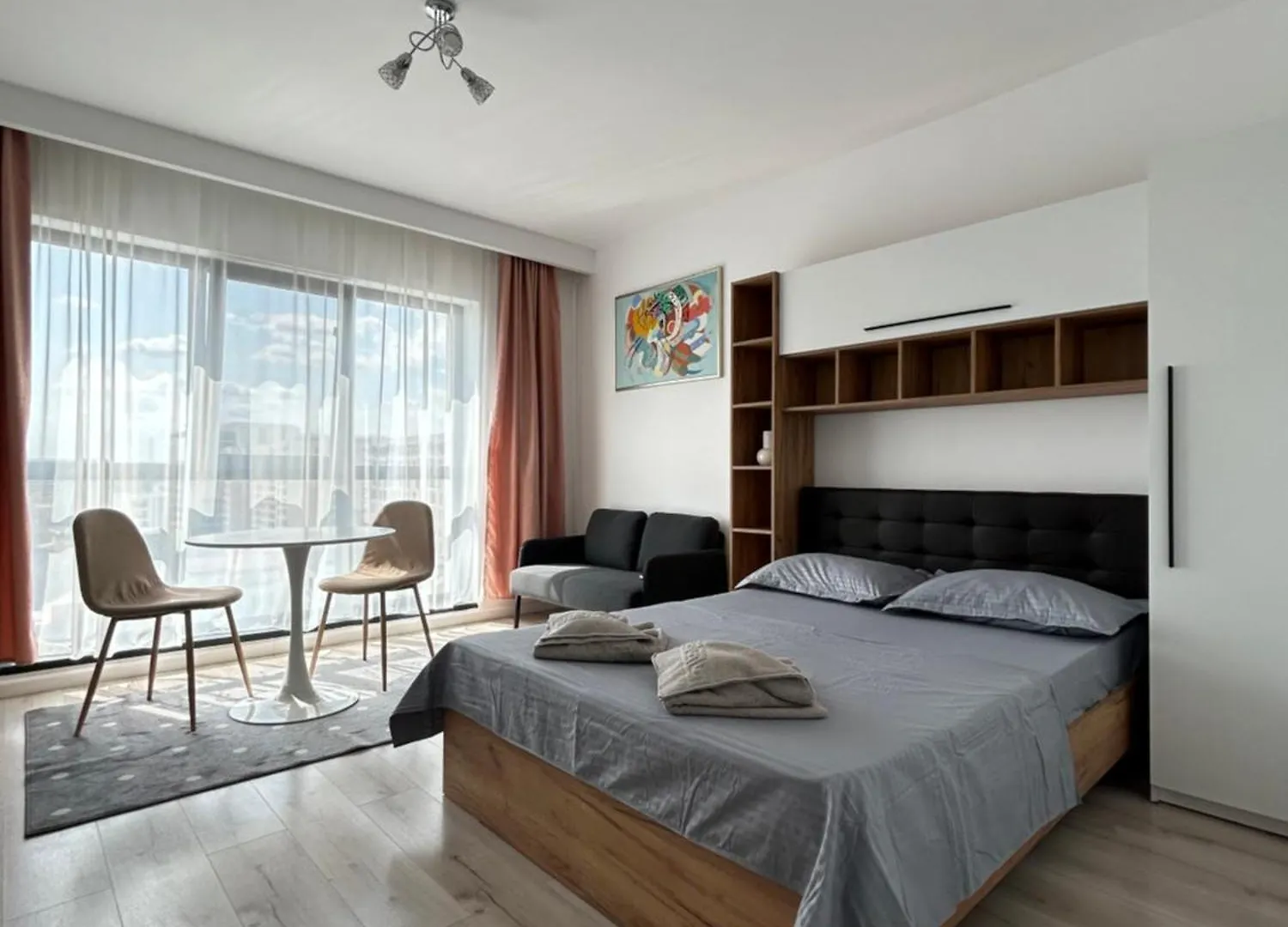 Elegant Studio With City Views - Prime Location - 02 Bucharest Apartment